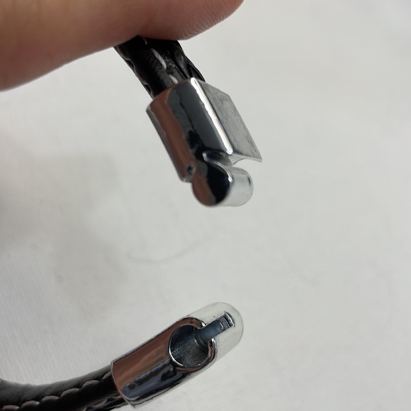 Black leather bracelets for men and women, braided magnetic. - Picture 8 of 12
